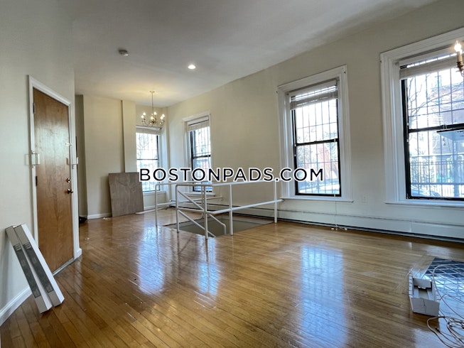 Boston - $3,600+ /mo
