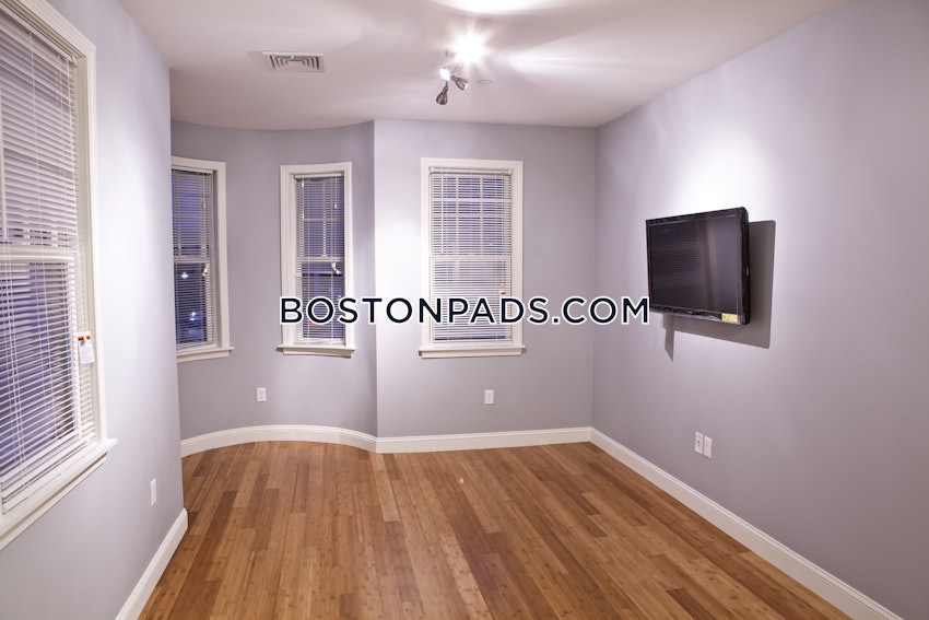 BOSTON - SOUTH BOSTON - WEST SIDE - 4 Beds, 2 Baths - Image 5