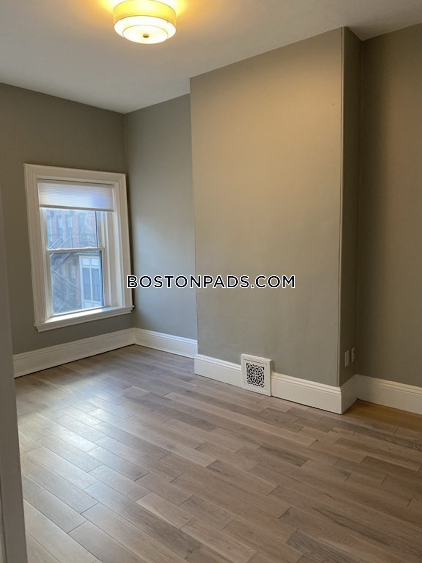 BOSTON - MISSION HILL - 4 Beds, 2 Baths - Image 1