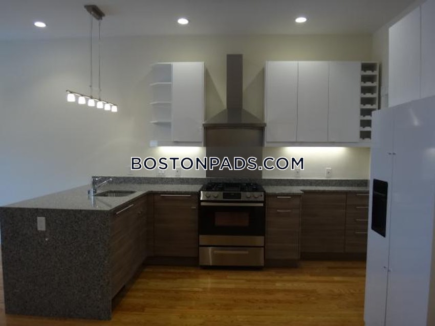 BOSTON - SOUTH BOSTON - ANDREW SQUARE - 6 Beds, 2.5 Baths - Image 1