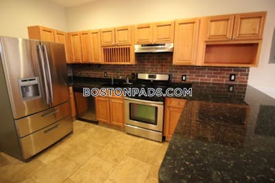 Fort Hill 3 Beds 2 Baths Boston - $4,800 No Fee
