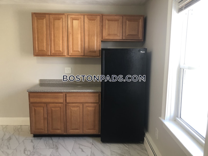 BOSTON - BRIGHTON - OAK SQUARE - 4 Beds, 1 Bath - Image 20