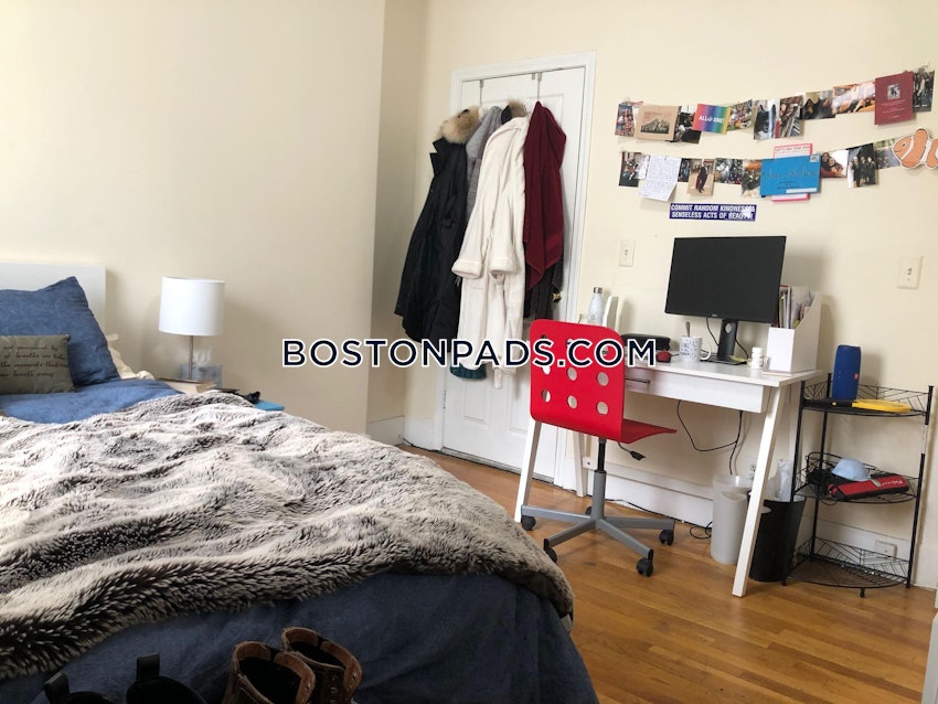 BROOKLINE- BOSTON UNIVERSITY - 4 Beds, 2 Baths - Image 8