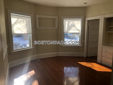 Boston - 4 Beds, 2 Baths