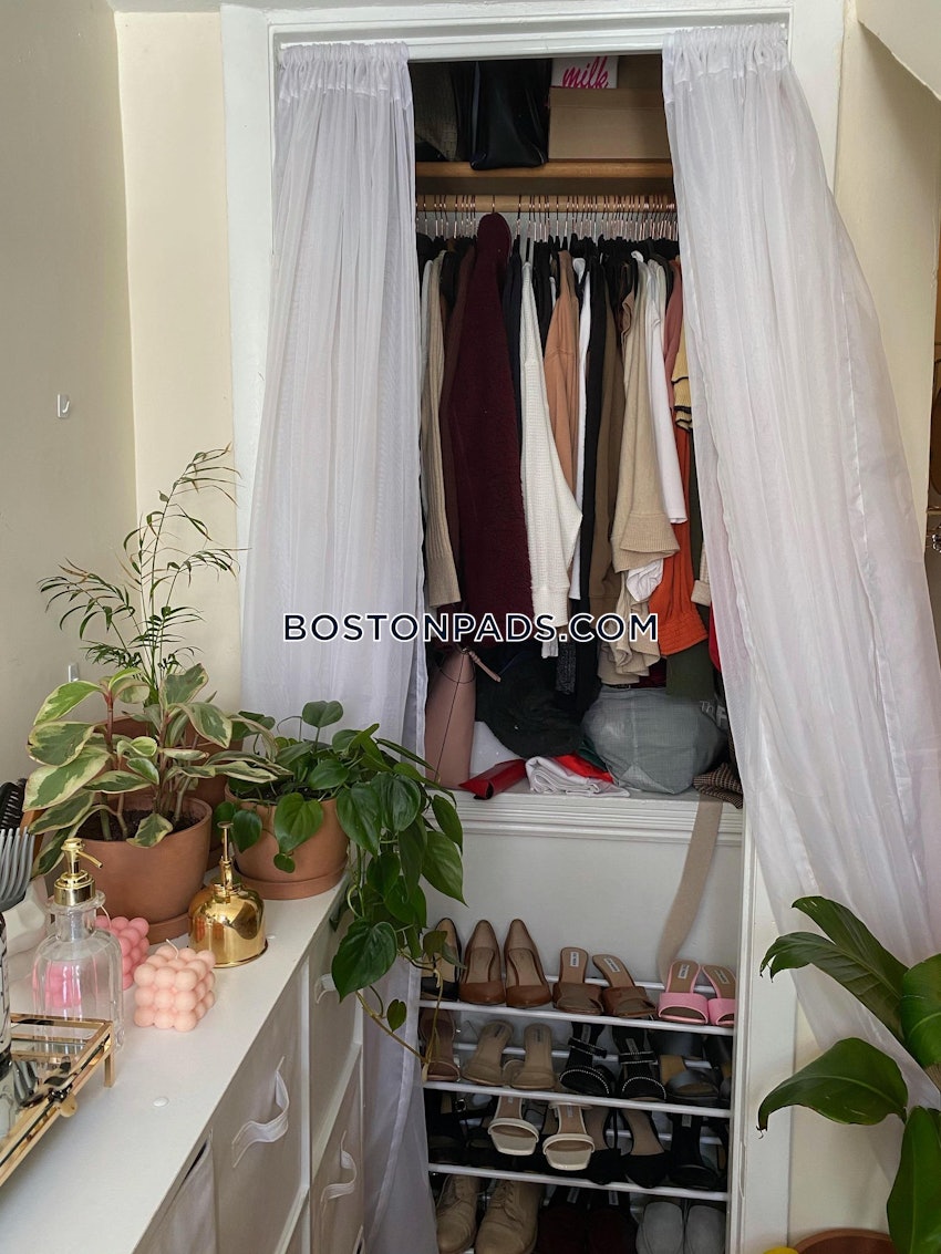 BROOKLINE- BOSTON UNIVERSITY - 4 Beds, 2 Baths - Image 15