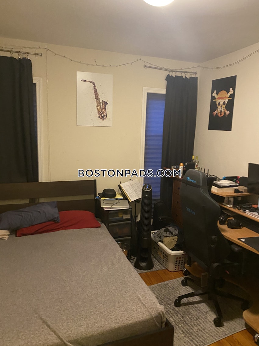 BOSTON - MISSION HILL - 4 Beds, 2 Baths - Image 6