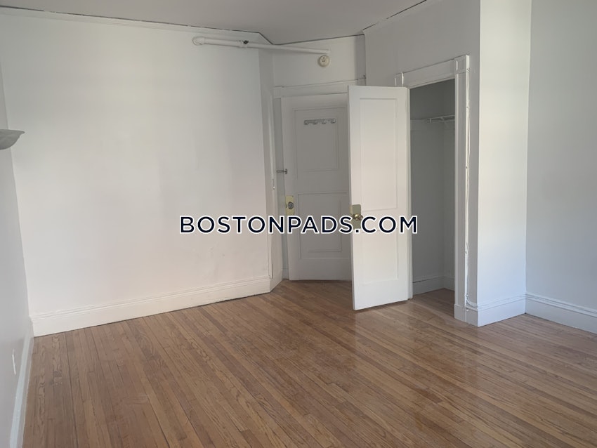 BOSTON - FENWAY/KENMORE - 3 Beds, 1 Bath - Image 7