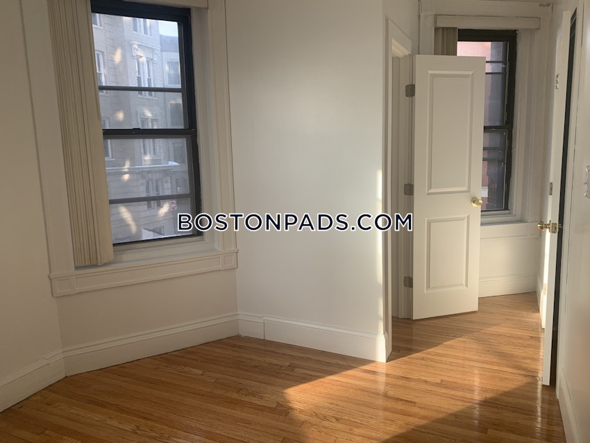 BOSTON - FENWAY/KENMORE - 3 Beds, 1 Bath - Image 9