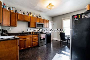 Boston - 4 Beds, 2 Baths