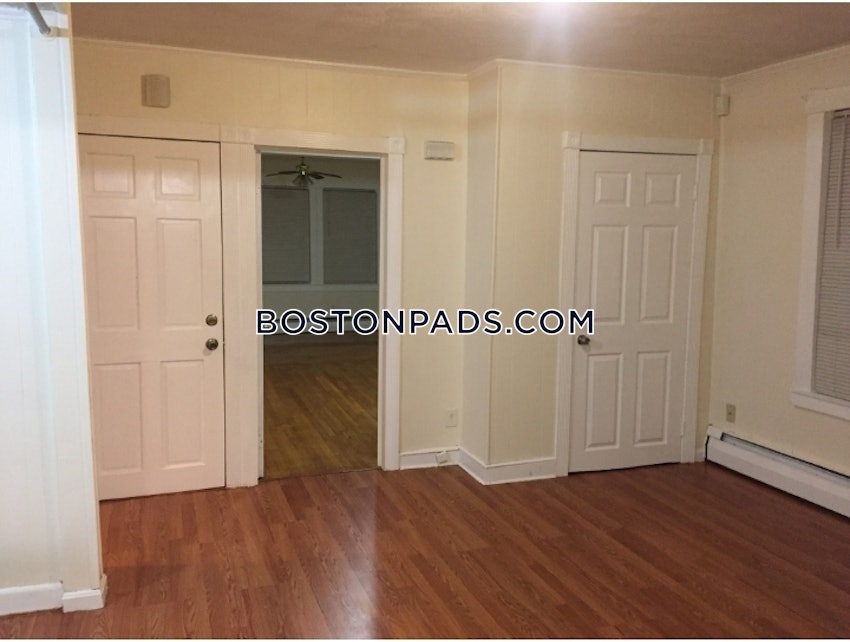 REVERE - 2 Beds, 1 Bath - Image 8