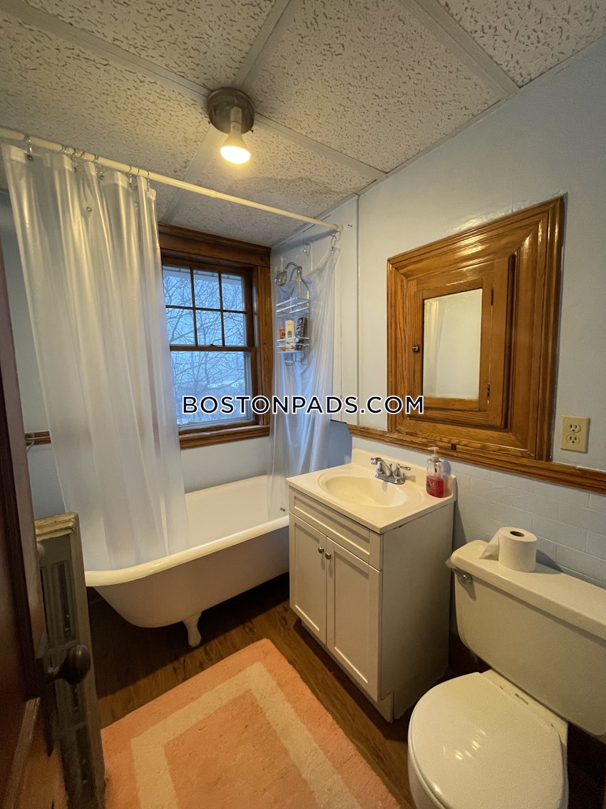 BOSTON - WEST ROXBURY - 3 Beds, 1 Bath - Image 11