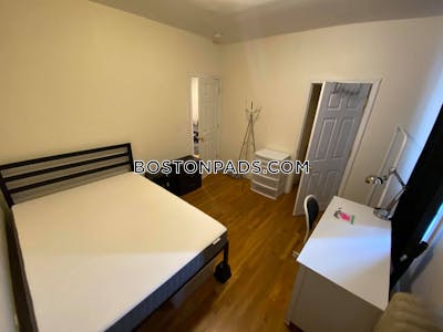 Brookline 3 Bed 1 Bath Brookline  Boston University - $5,035 No Fee