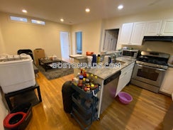 Winthrop Rd./>, Brookline