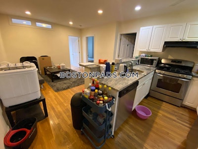 Brookline /3 Beds 1 Bath  Boston University - $5,035 No Fee