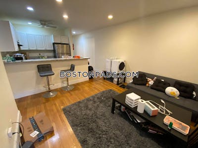 Brookline 3 Beds 1 Bath  Boston University - $5,035 No Fee