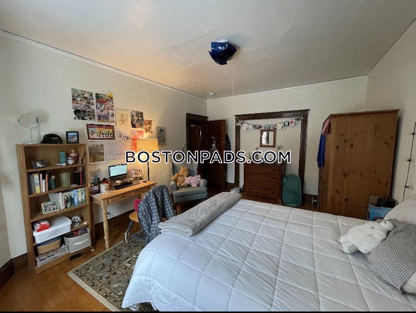 BOSTON - ALLSTON - 3 Beds, 1 Bath - Image 9