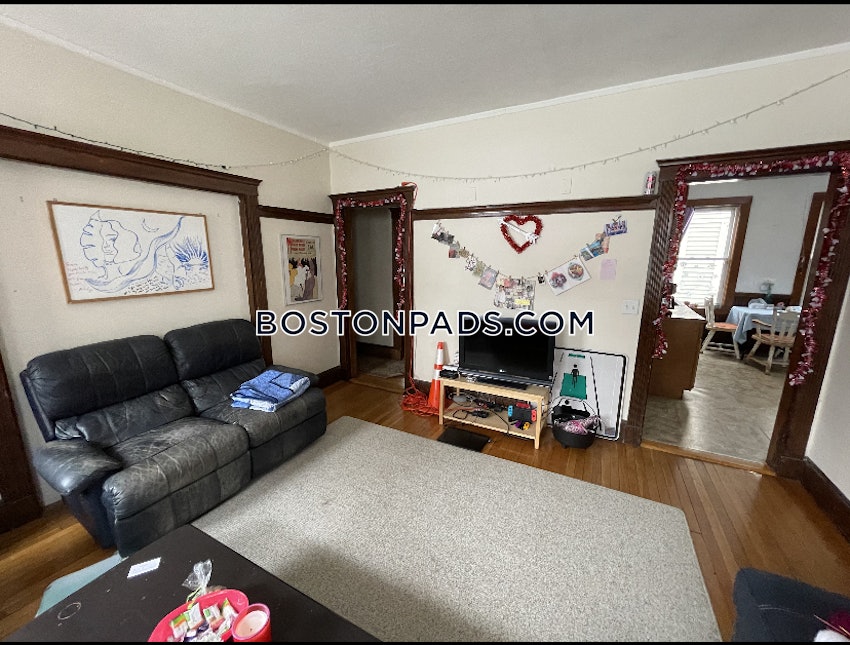 BOSTON - ALLSTON - 3 Beds, 1 Bath - Image 2