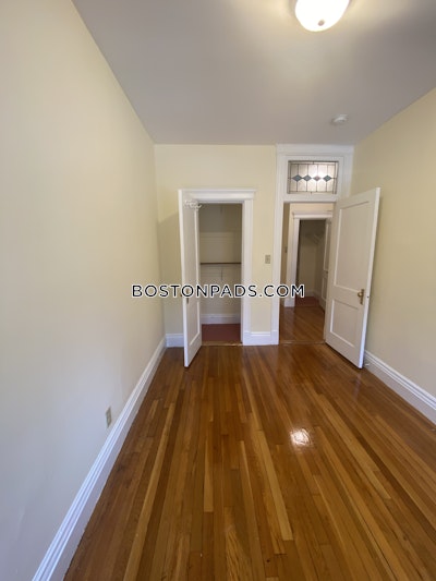 Fenway/kenmore Renovated 1 Bed 1 bath located on Peterborough St in Boston!  Boston - $2,700