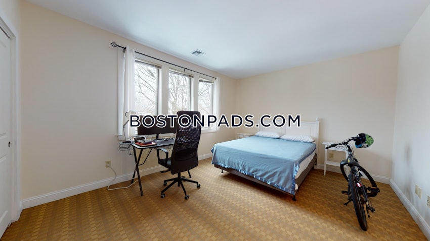 BROOKLINE- BOSTON UNIVERSITY - 3 Beds, 2.5 Baths - Image 4