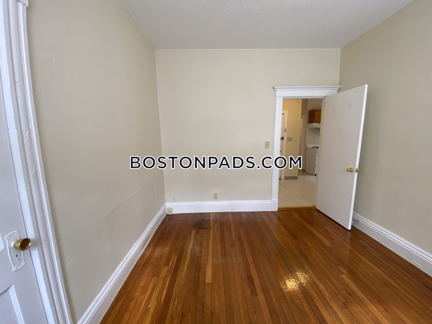 BOSTON - ALLSTON - 1 Bed, 1 Bath - Image 5