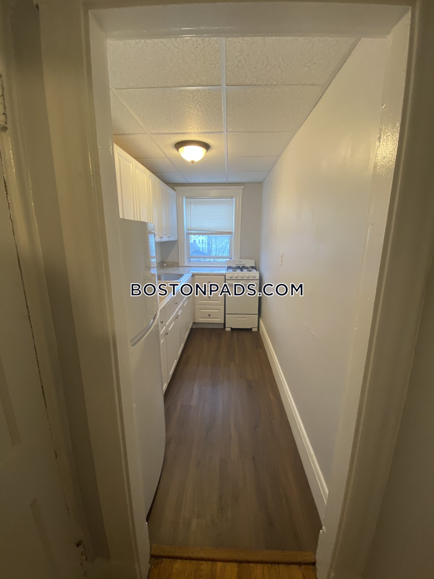 LYNN - 1 Bed, 1 Bath - Image 9