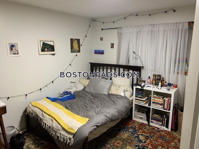 BOSTON - MISSION HILL - 4 Beds, 2 Baths - Image 3