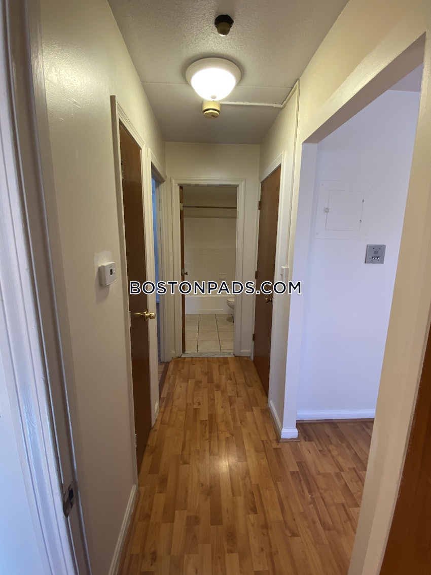 WOBURN - 2 Beds, 1 Bath - Image 8