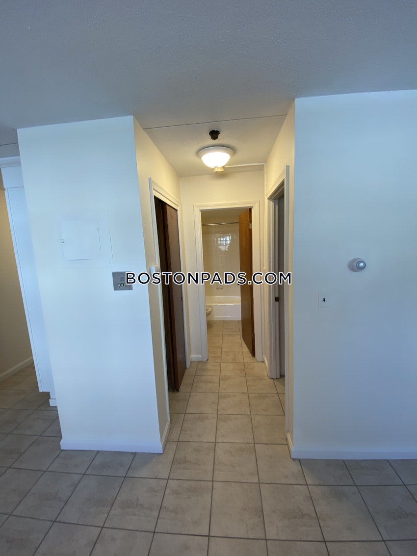 WOBURN - 1 Bed, 1 Bath - Image 11