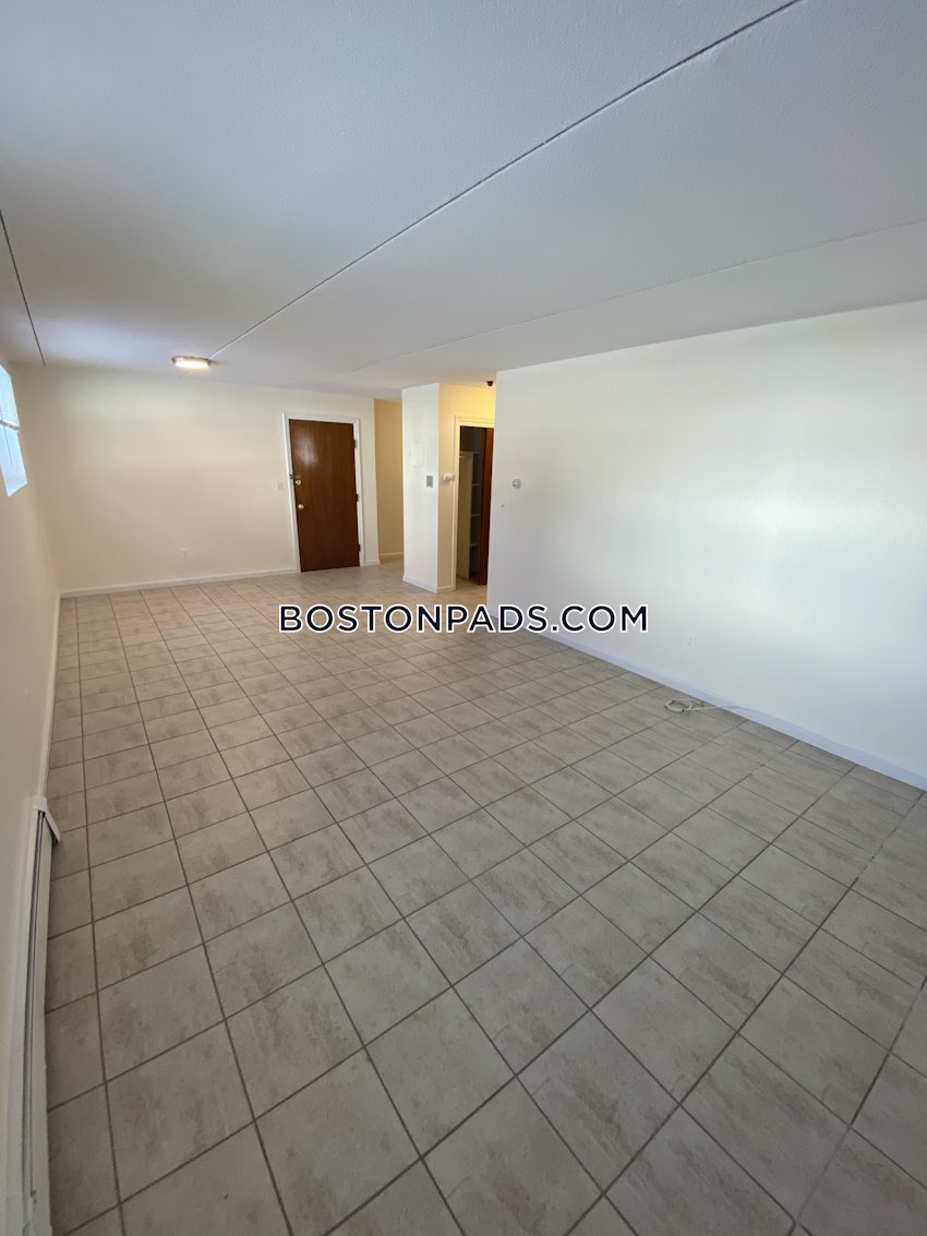 WOBURN - 1 Bed, 1 Bath - Image 6