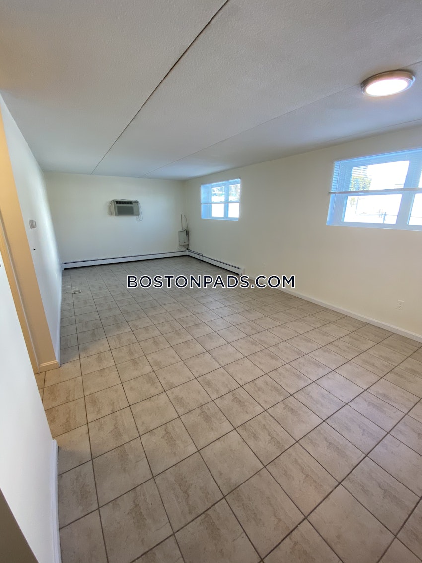 WOBURN - 1 Bed, 1 Bath - Image 9