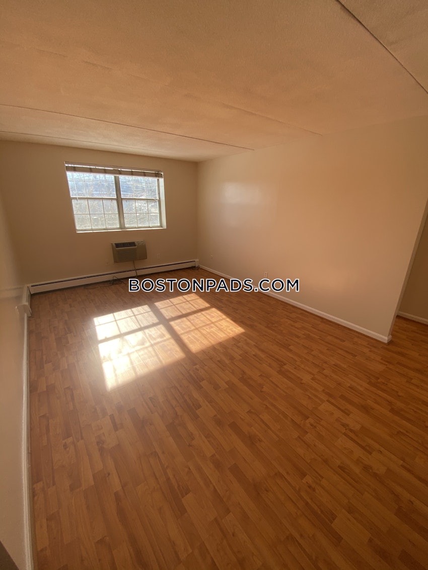 WOBURN - 2 Beds, 1 Bath - Image 6