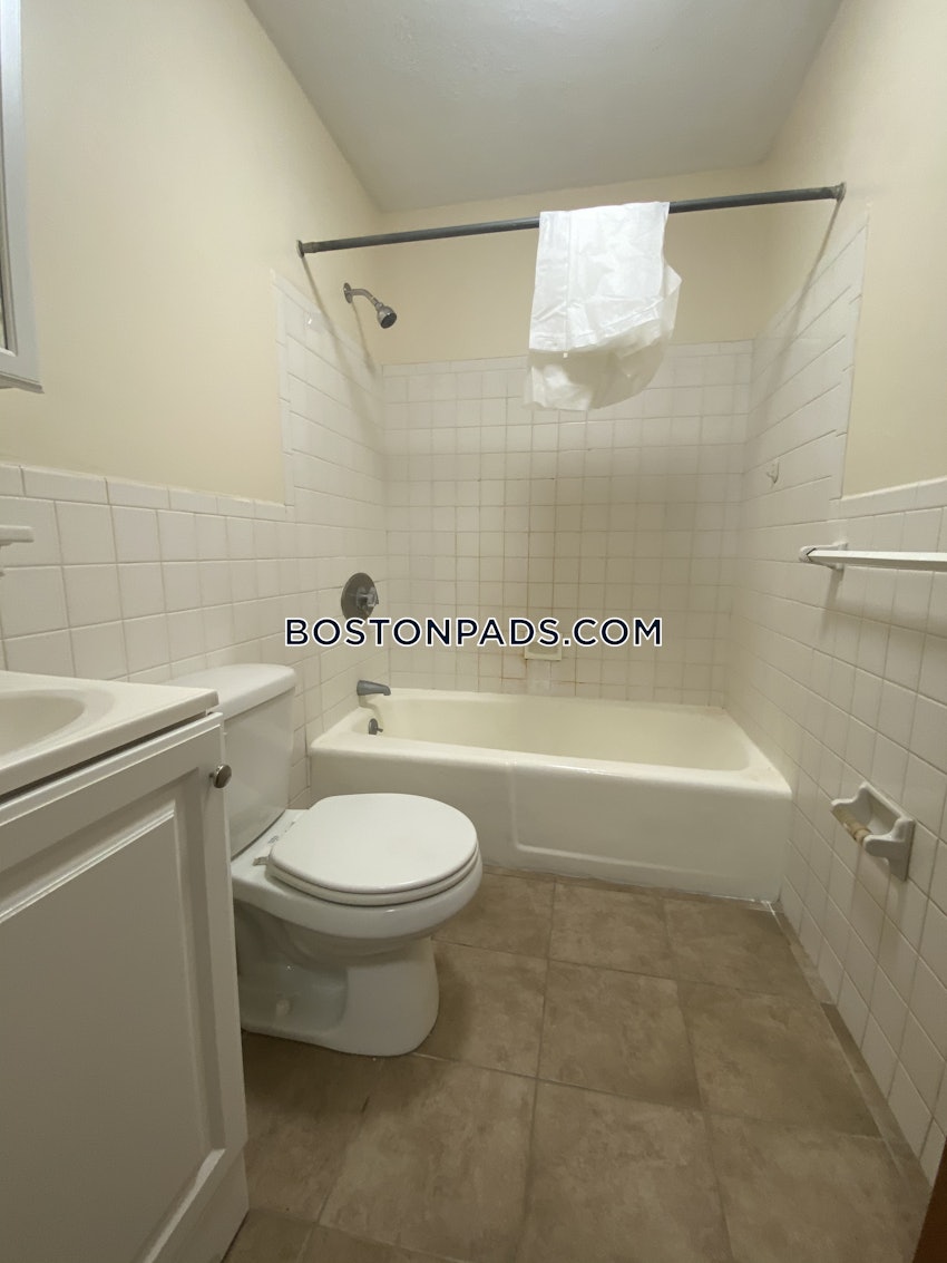 WOBURN - 1 Bed, 1 Bath - Image 17