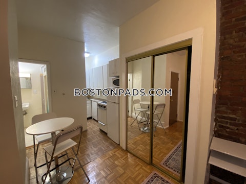 Sewall Ave. Brookline photo 13