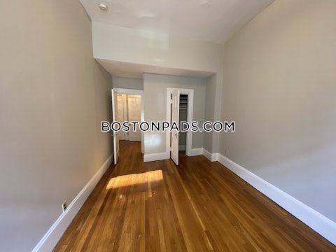 Sewall Ave. Brookline photo 11