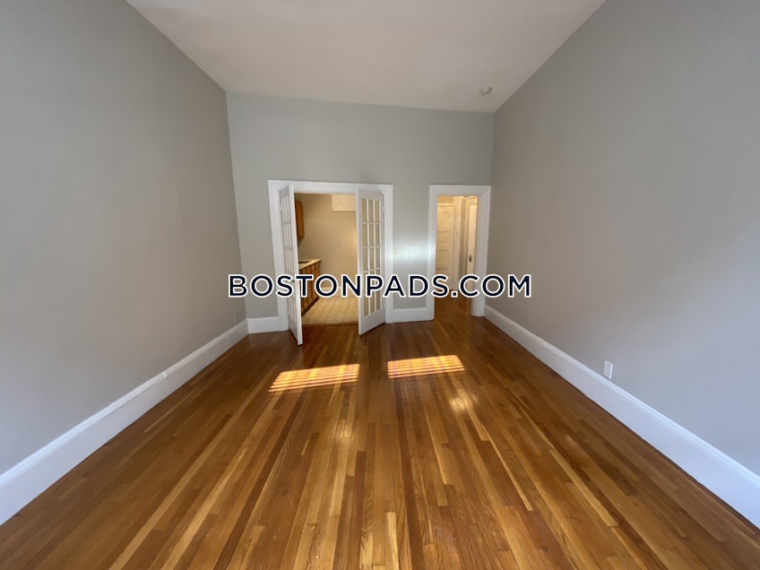 Brookline - $2,700+ /month