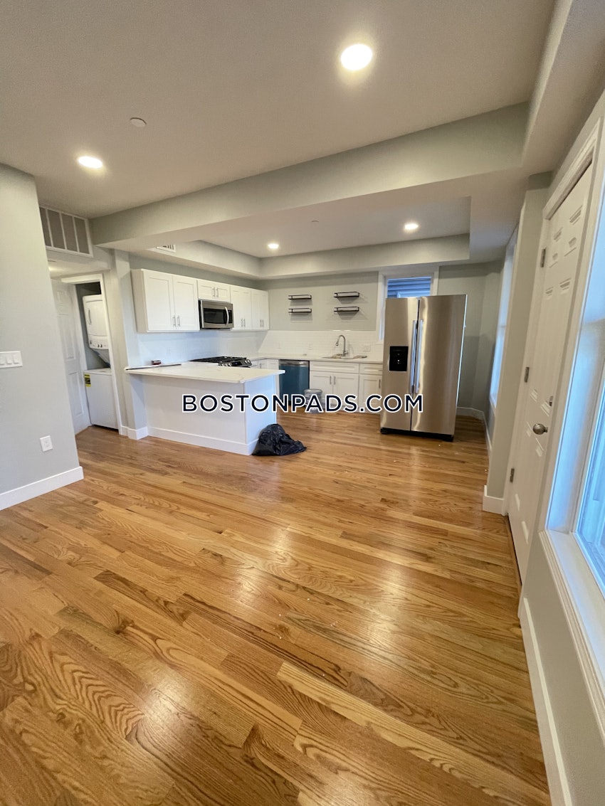 BOSTON - DORCHESTER/SOUTH BOSTON BORDER - 3 Beds, 1 Bath - Image 3