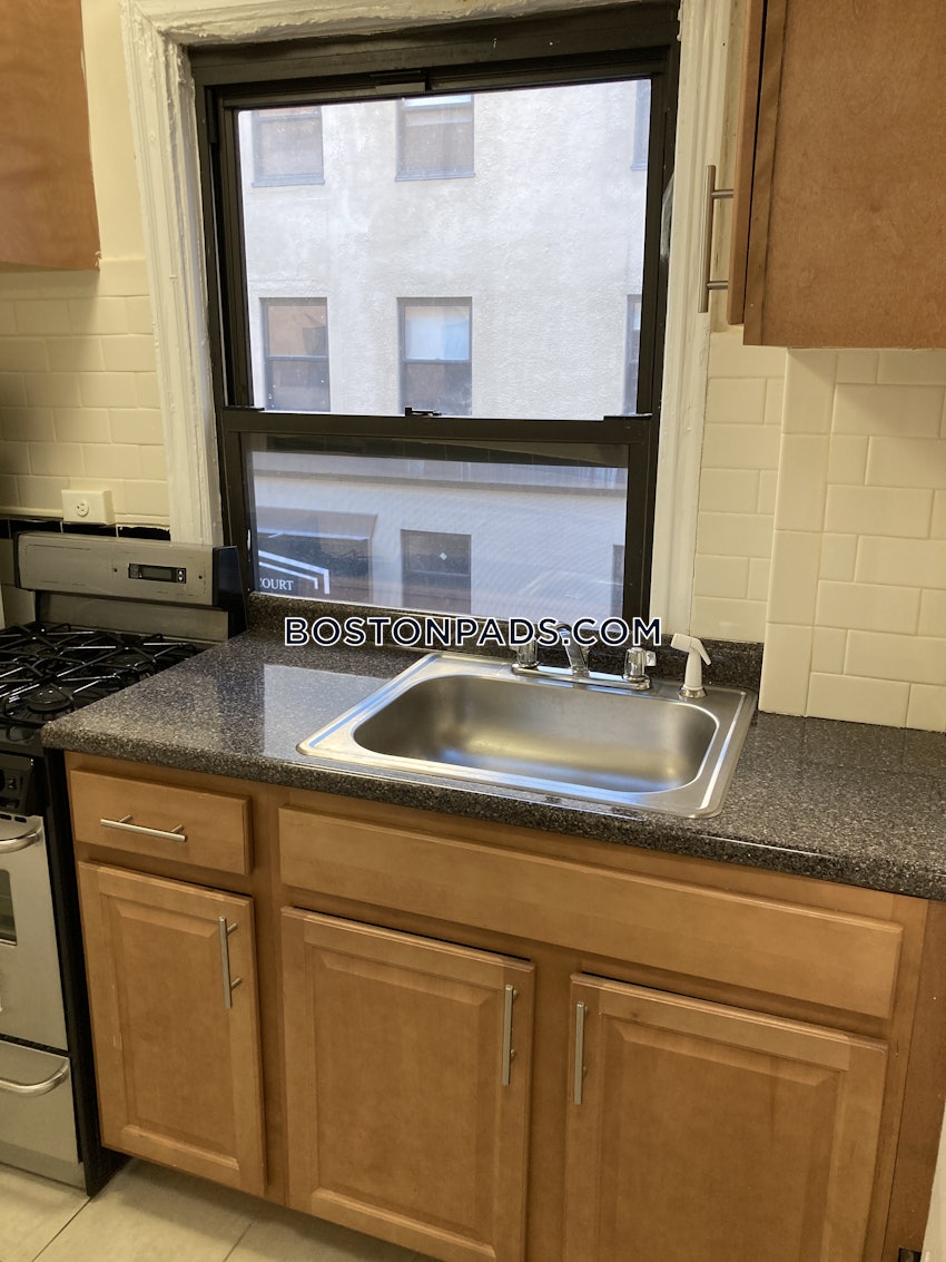 CAMBRIDGE - HARVARD SQUARE - 1 Bed, 1 Bath - Image 2