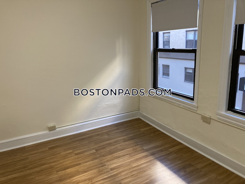 CAMBRIDGE - HARVARD SQUARE - 1 Bed, 1 Bath - Image 6