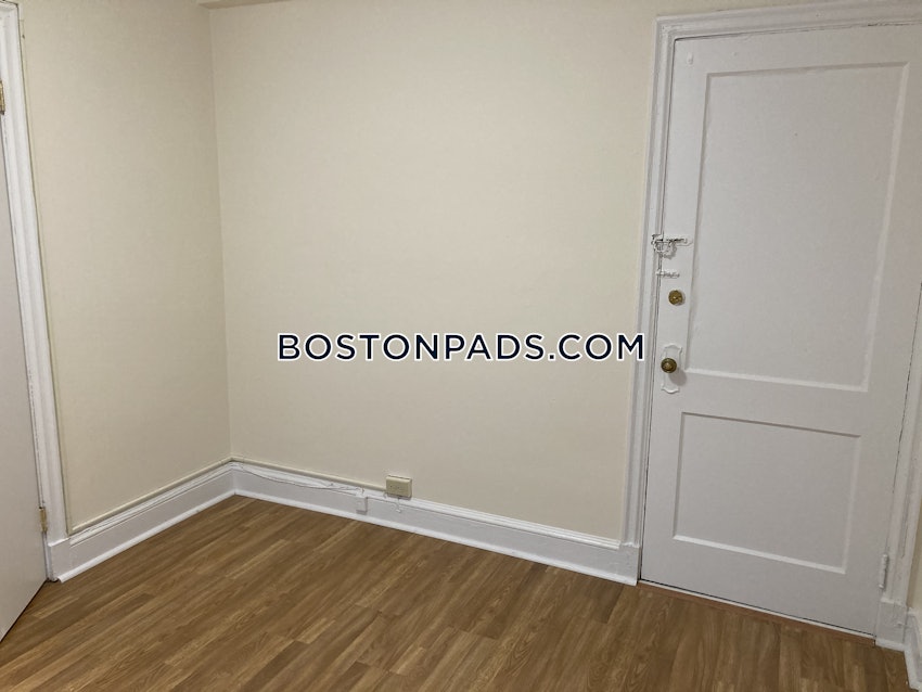 CAMBRIDGE - HARVARD SQUARE - 1 Bed, 1 Bath - Image 7