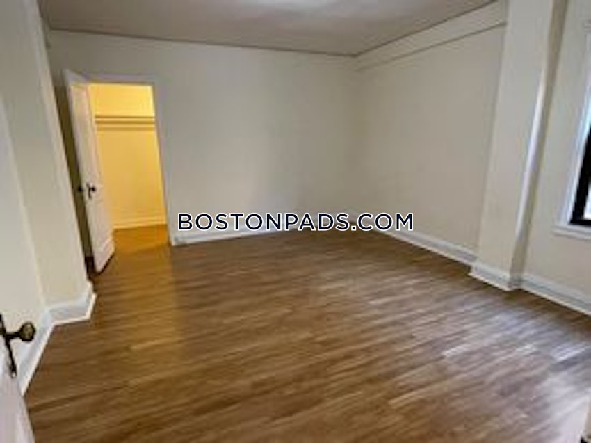 CAMBRIDGE - HARVARD SQUARE - 1 Bed, 1 Bath - Image 2