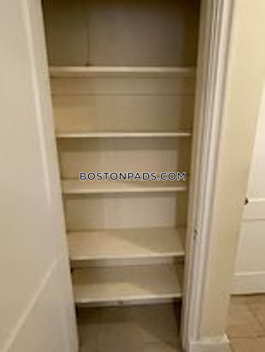 CAMBRIDGE - HARVARD SQUARE - 1 Bed, 1 Bath - Image 4