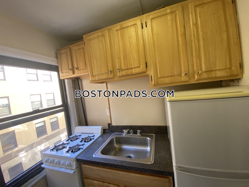 CAMBRIDGE - HARVARD SQUARE - 1 Bed, 1 Bath - Image 11