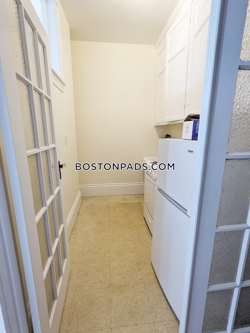 CAMBRIDGE - HARVARD SQUARE - 1 Bed, 1 Bath - Image 20