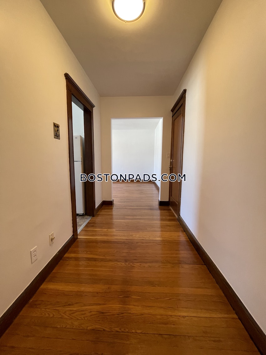 MELROSE - 1 Bed, 1 Bath - Image 10