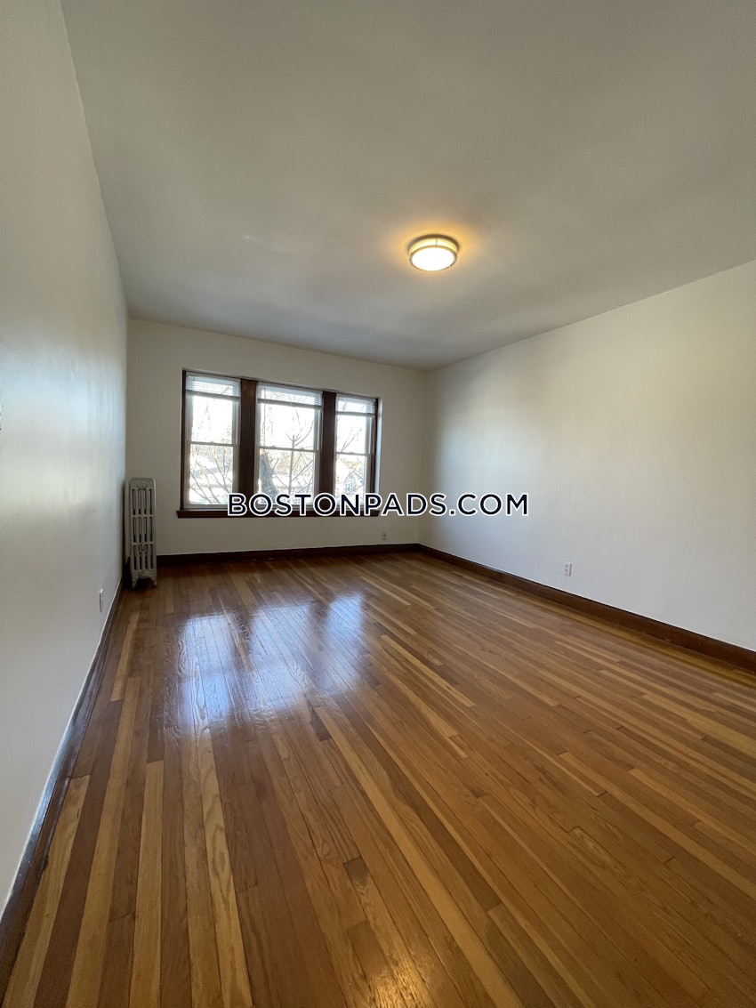 MELROSE - 1 Bed, 1 Bath - Image 12