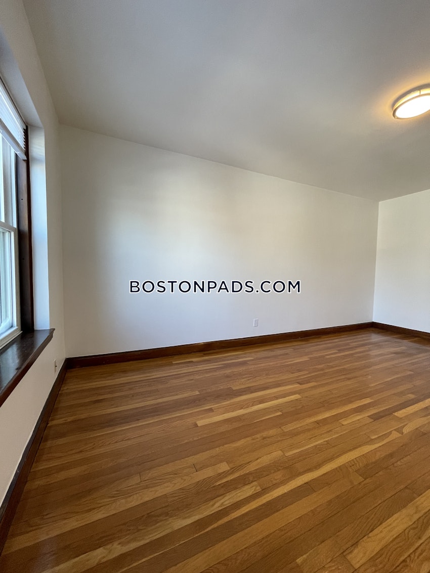 MELROSE - 1 Bed, 1 Bath - Image 34