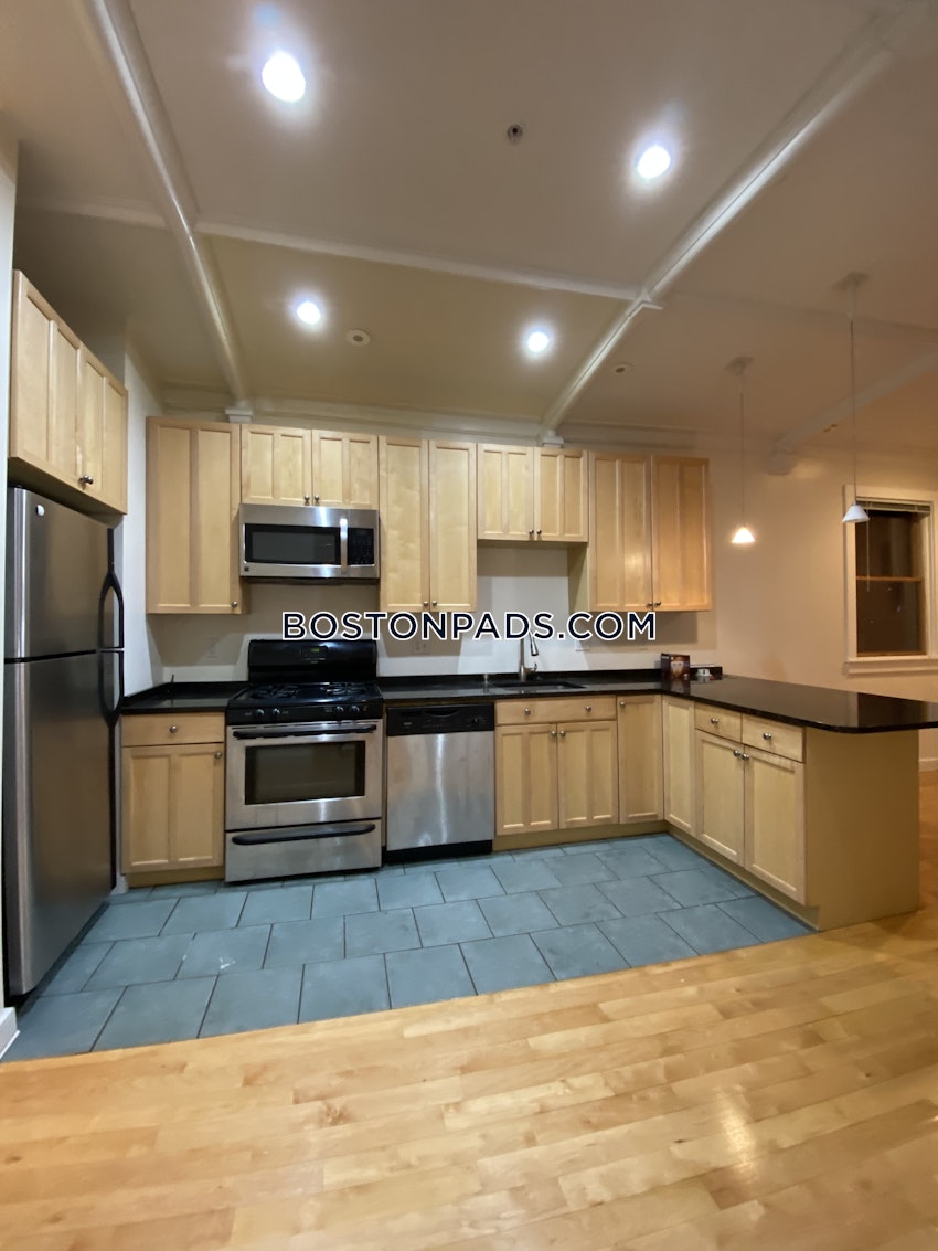 CAMBRIDGE - PORTER SQUARE - 3 Beds, 1 Bath - Image 11