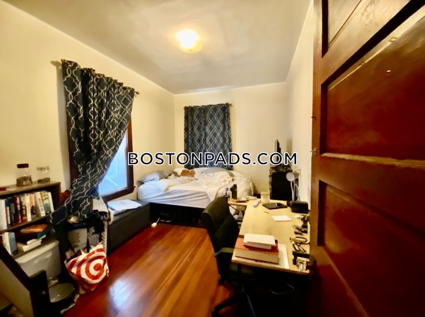 BOSTON - MISSION HILL - 4 Beds, 2 Baths - Image 2