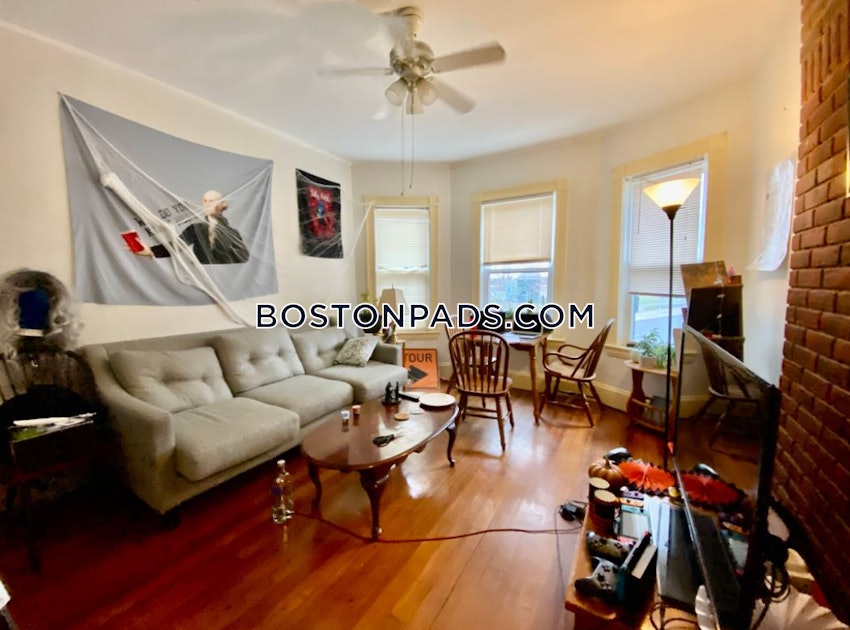 BOSTON - MISSION HILL - 4 Beds, 2 Baths - Image 3