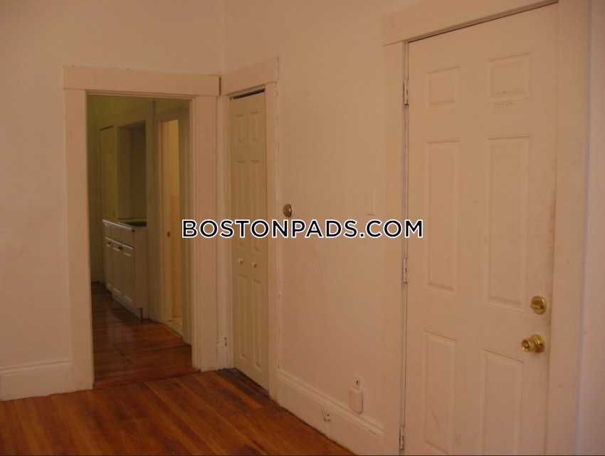 CAMBRIDGE - INMAN SQUARE - 1 Bed, 1 Bath - Image 6